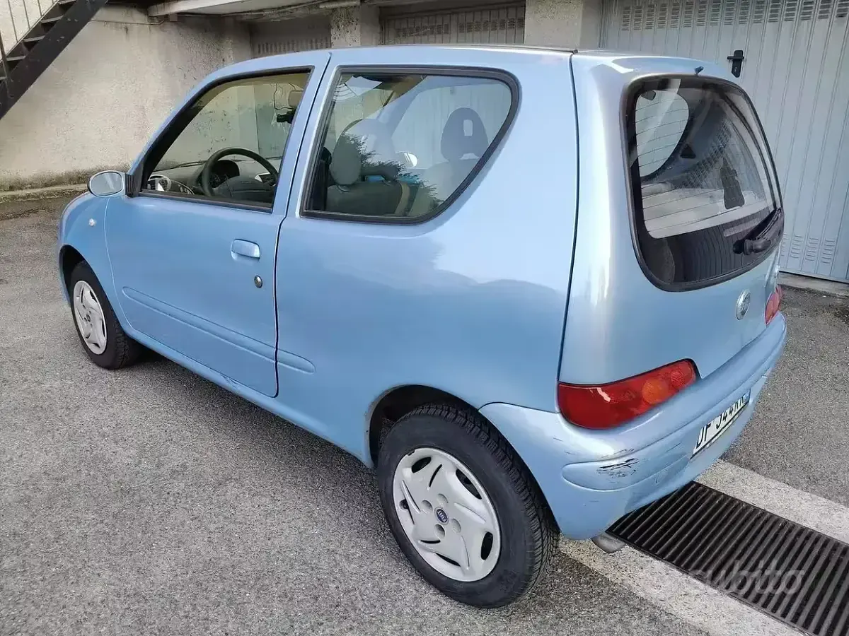 Usata Fiat 600 Active 54 CV (39 kW) 2007 Bluazzurro Utilitaria