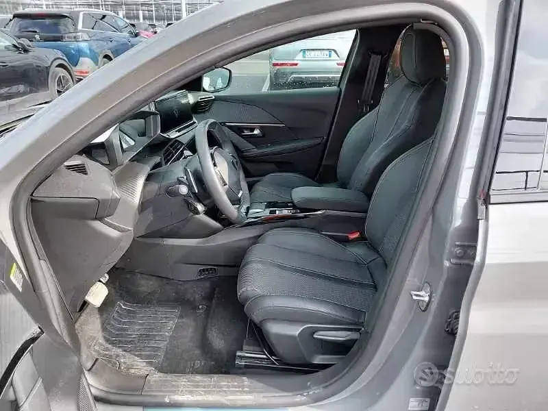 Usata Peugeot 208 GT 136 CV (100 kW) 2025 Grigio Utilitaria