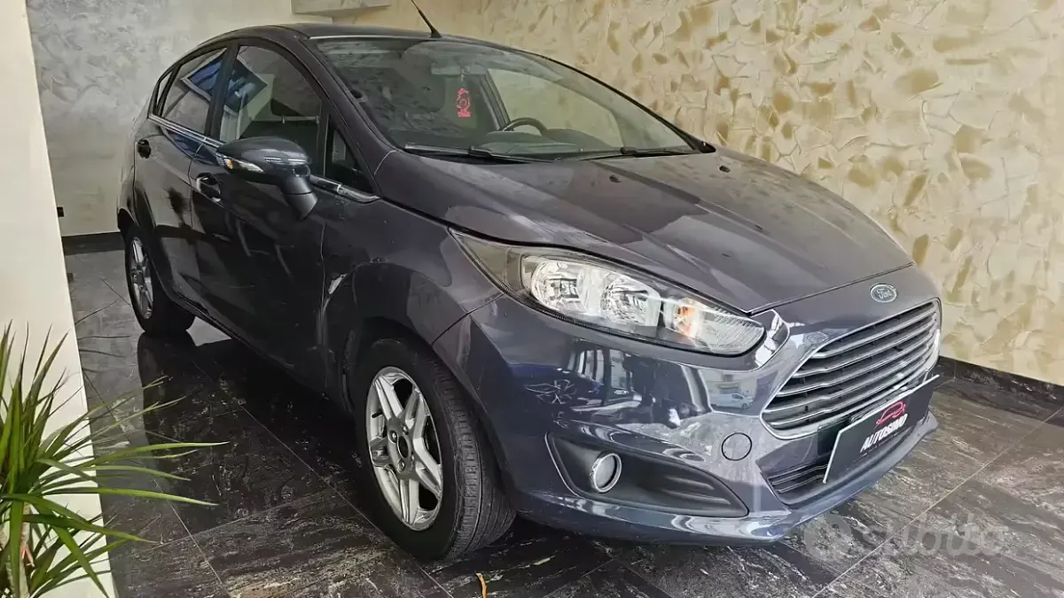 Second-hand Ford Fiesta Titanium 97 CP (71 kW) 2014 Albastru Hatchback