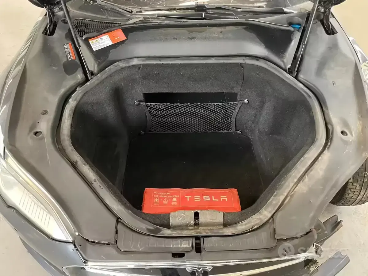 Usata Tesla Model S 69 kW (94 CV) 2015 Utilitaria