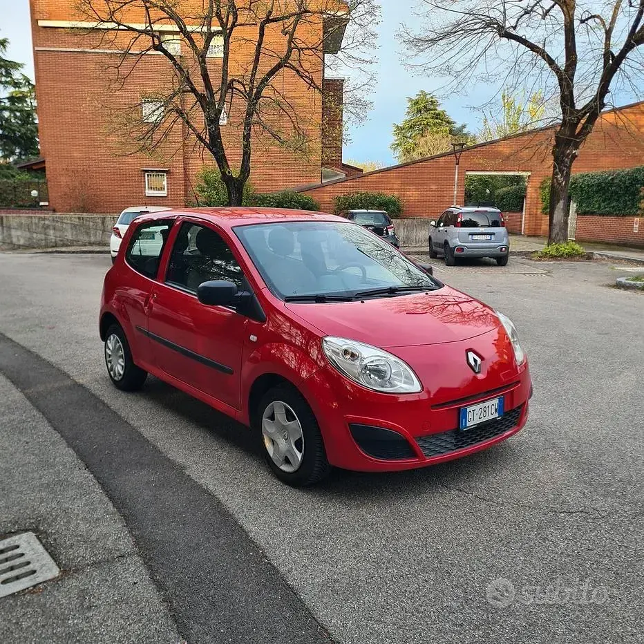 Usata Renault Twingo 75 CV (55 kW) 2010 Rosso Utilitaria