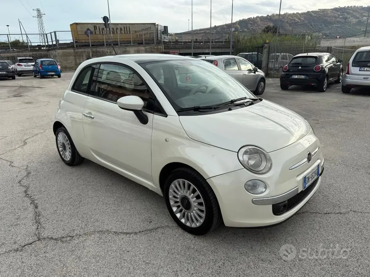 Usata Fiat 500 Lounge 75 CV (55 kW) 2010 Bianco Berlina