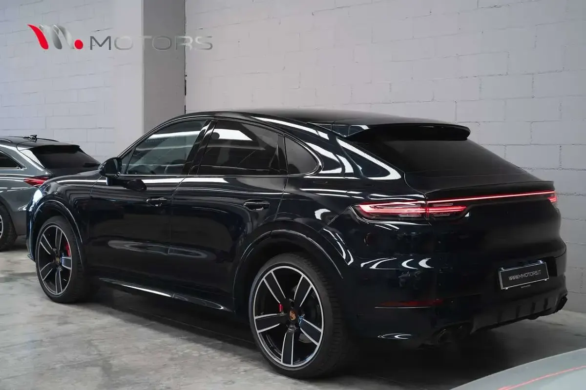 Usata Porsche Cayenne 460 CV (338 kW) 2021 Blu moonlight met. SUV