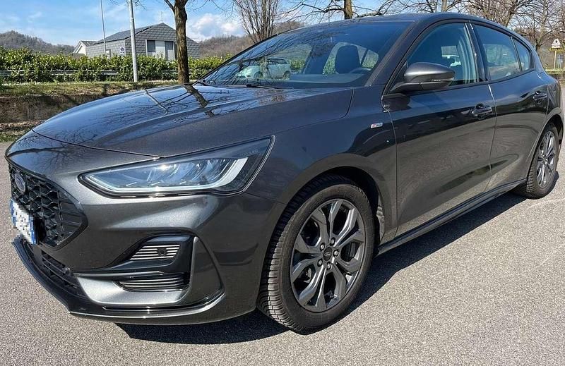 Usata Ford Focus ST-Line 125 CV (91 kW) 2023 Grigio Berlina
