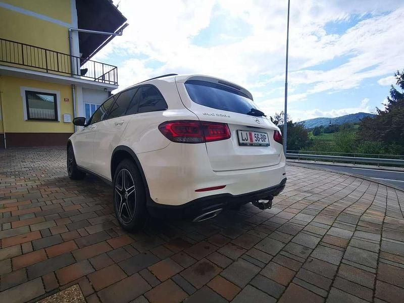 Usata Mercedes GLC220 AMG line 194 CV (142 kW) 2021 Bianco SUV
