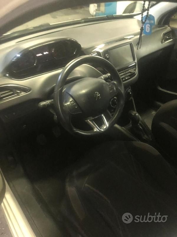 Usata Peugeot 208 2015 Bianco Utilitaria