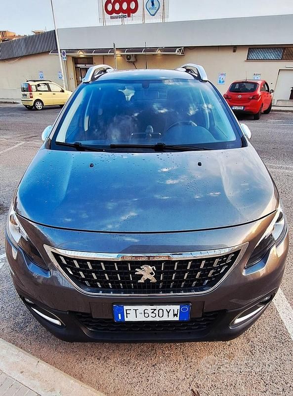 Usata Peugeot 2008 Active 102 CV (75 kW) 2019 Grigio SUV