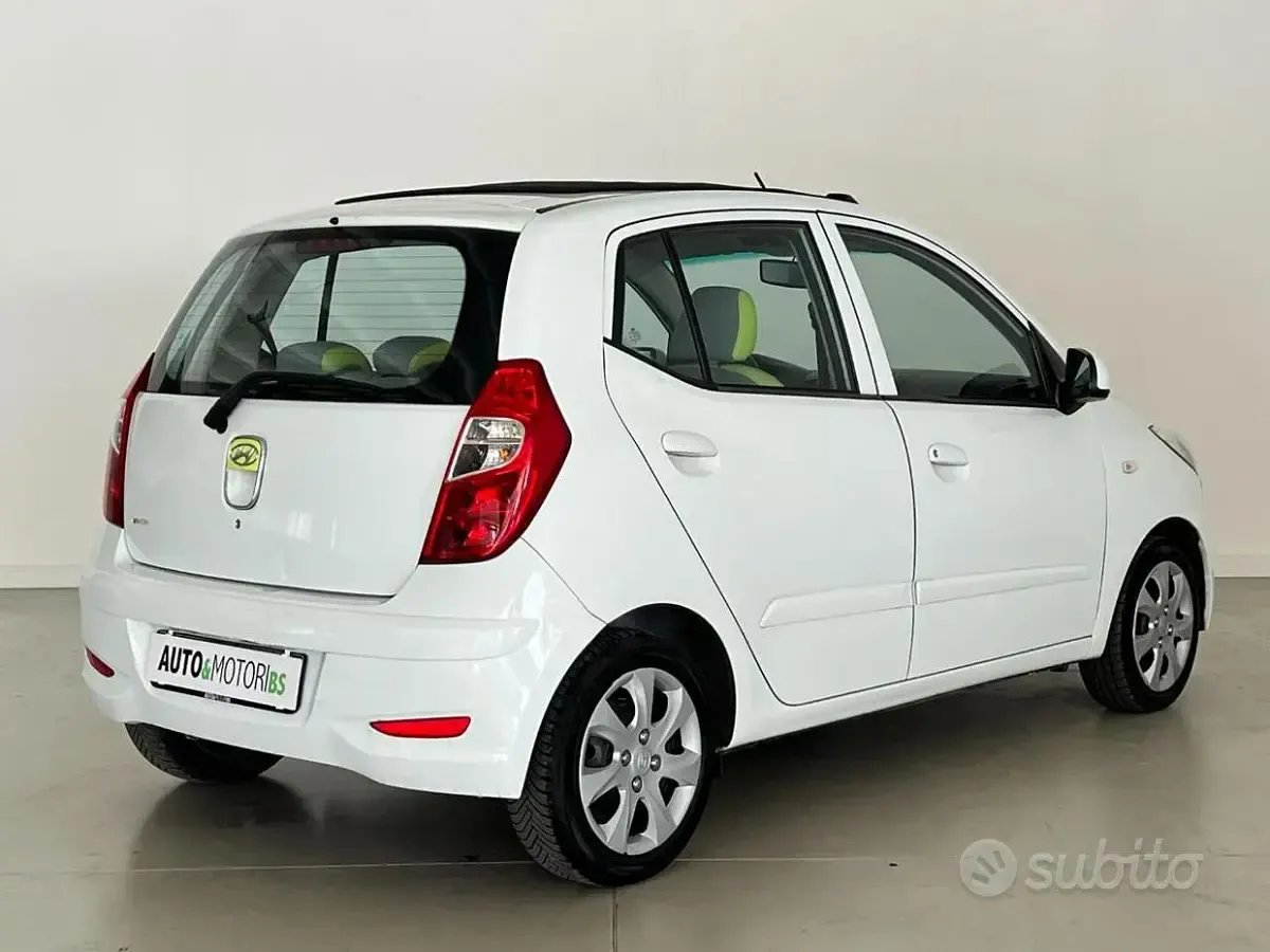Usata Hyundai i10 69 CV (50 kW) 2012 Bianco Utilitaria