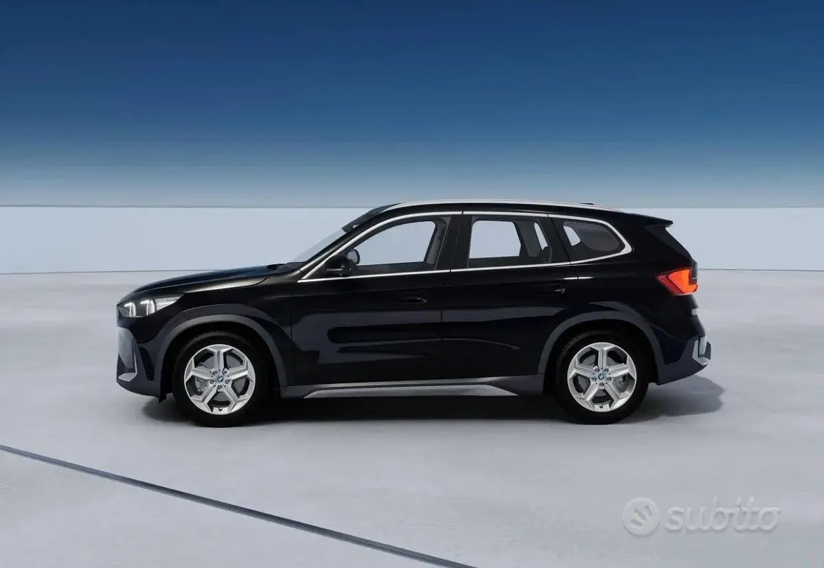 Nuova BMW iX1 xLine 103 kW (141 CV) 2026 Nero SUV