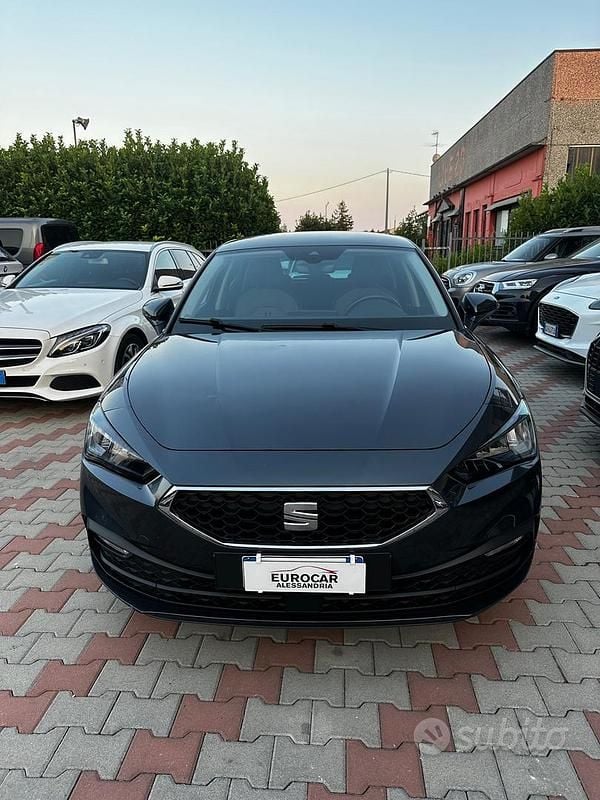 Usata Seat Leon Style 110 CV (80 kW) 2022 Blu Berlina