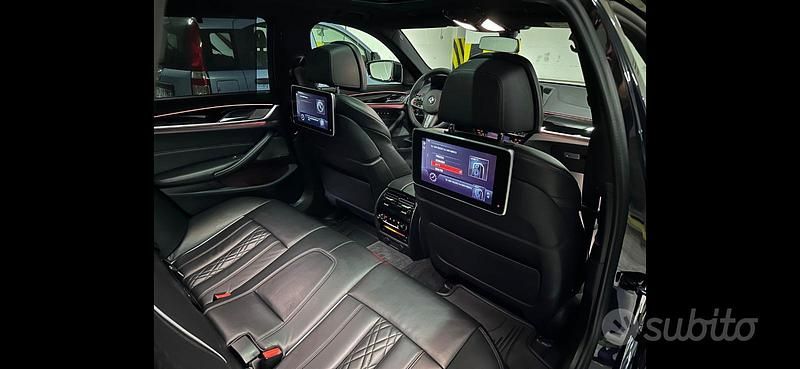 Usata BMW 530 Efficient Dynamics 265 CV (194 kW) 2017 Blu/azzurro Station wagon