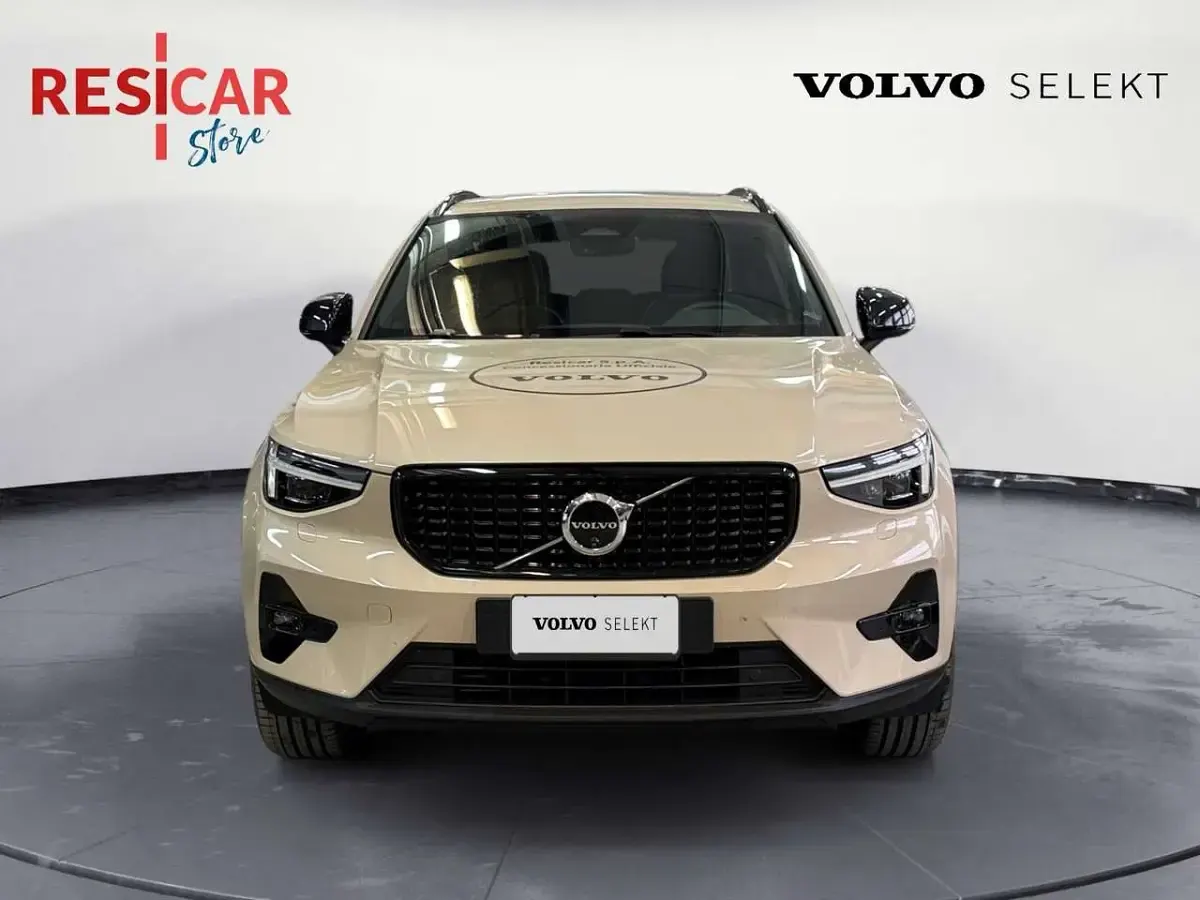 Nuova Volvo XC40 Ultimate 163 CV (119 kW) 2026 Sand dune SUV