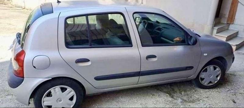 Usata Renault Clio II 65 CV (47 kW) 2005 Berlina