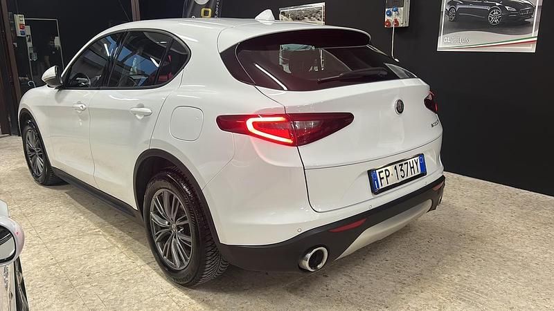 Usata Alfa Romeo Stelvio Super 150 CV (110 kW) 2018 Bianco SUV