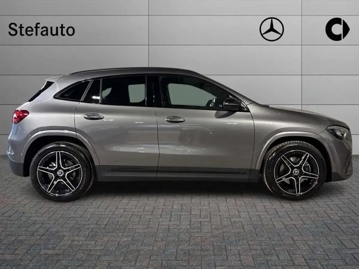Nuova Mercedes GLA180 Advanced Plus 116 CV (85 kW) 2026 Grigio montagna SUV