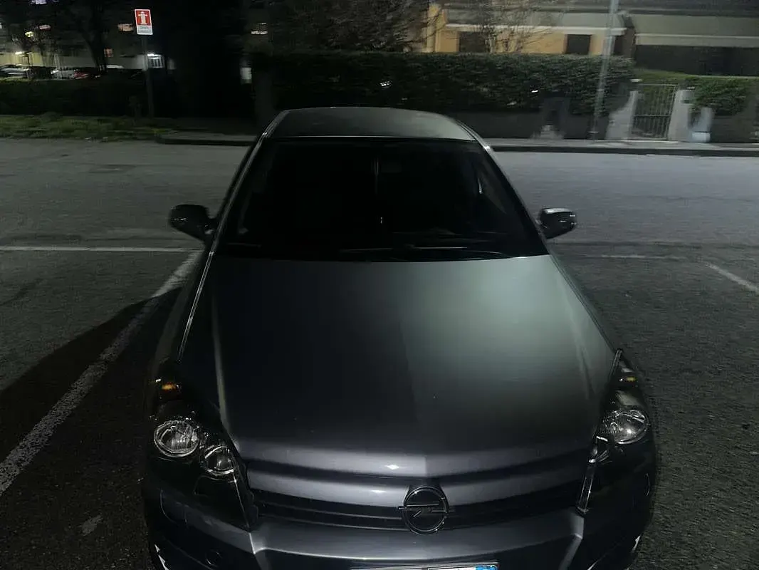 Usata Opel Astra Enjoy 101 CV (74 kW) 2004 Berlina
