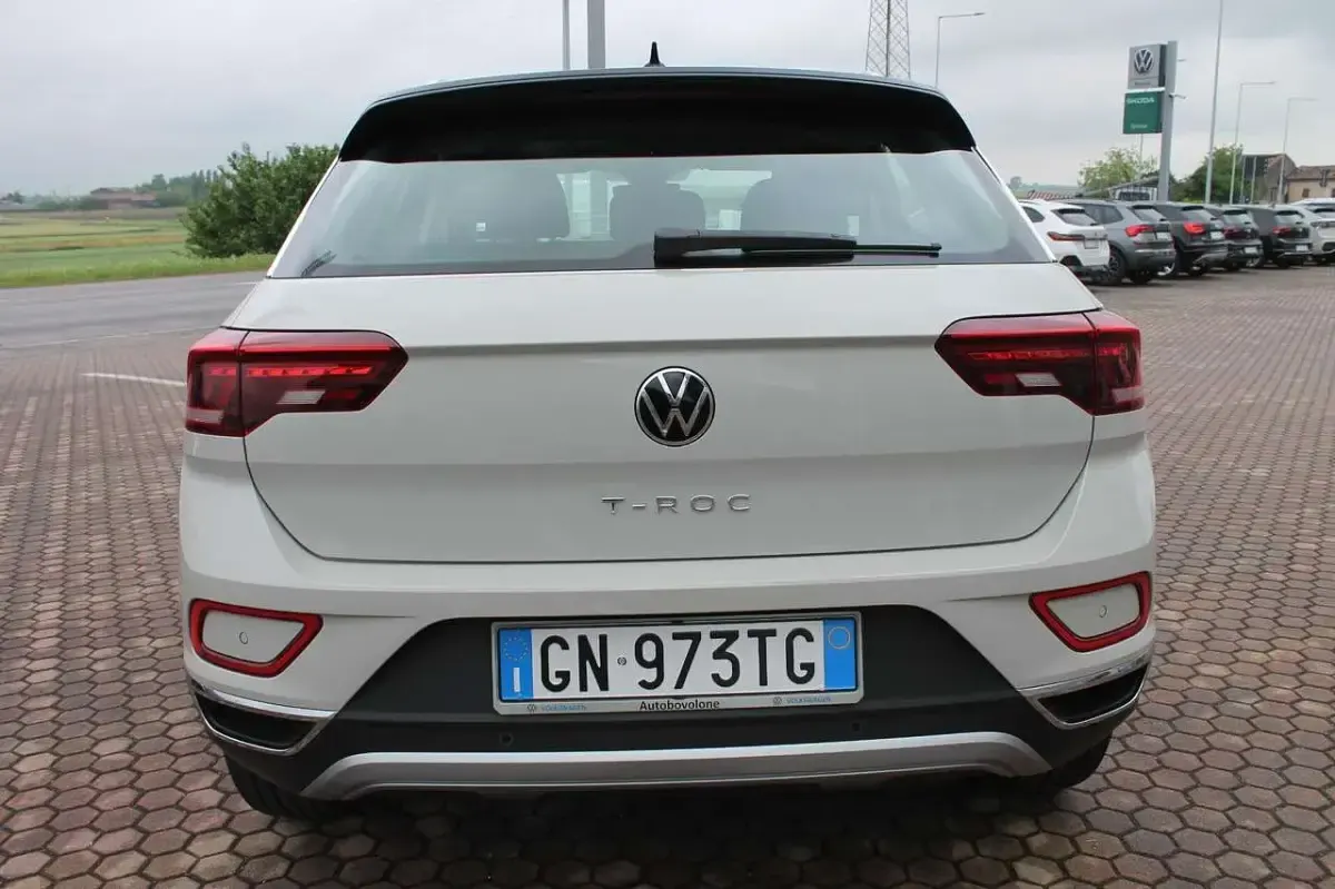 Usata VW T-Roc Style 110 CV (80 kW) 2023 Ascot grey / tetto nero SUV