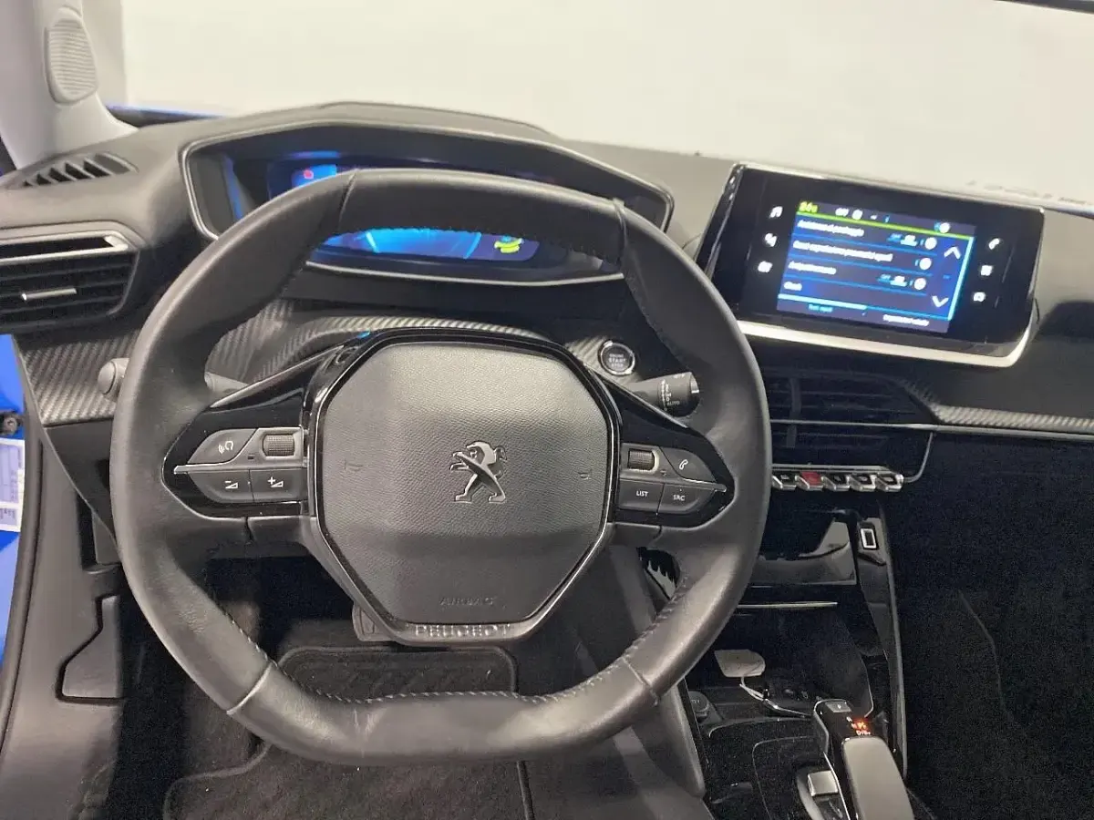 Usata Peugeot e-2008 Allure 100 kW (136 CV) 2021 Blu SUV
