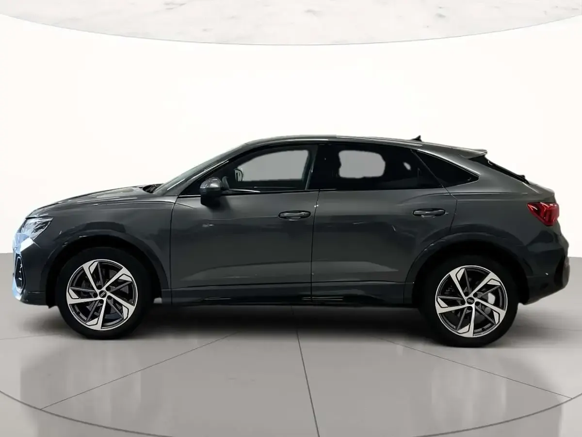 Usata Audi Q3 Sportback S-Line 193 CV (141 kW) 2025 Grigio daytona perlato SUV