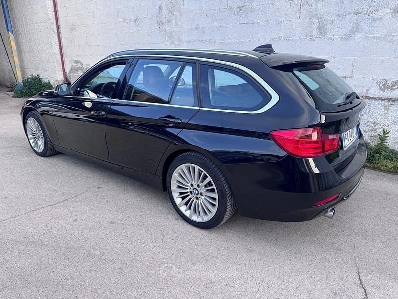 Usata BMW 320 Luxury Line 190 CV (139 kW) 2015 Nero Station wagon