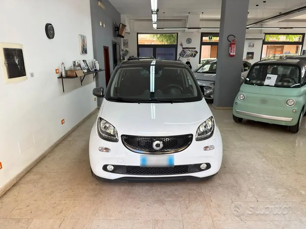 Usata Smart ForFour Passion 71 CV (52 kW) 2016 Bianco Utilitaria