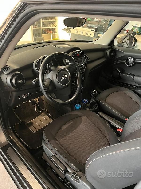 Usata Mini ONE 136 CV (100 kW) 2018 Grigio Utilitaria