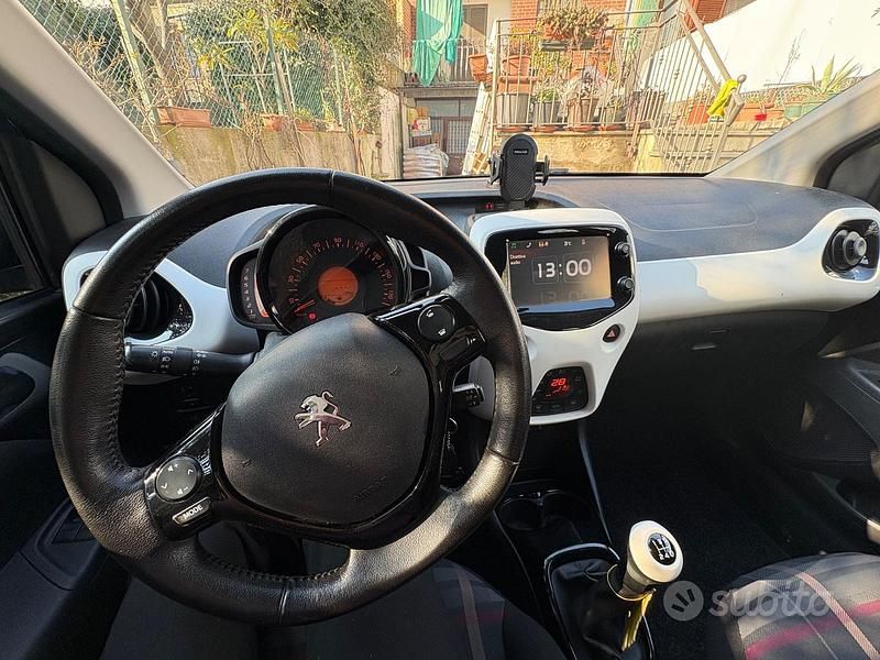 Usata Peugeot 108 Allure 82 CV (60 kW) 2015 Nero Utilitaria