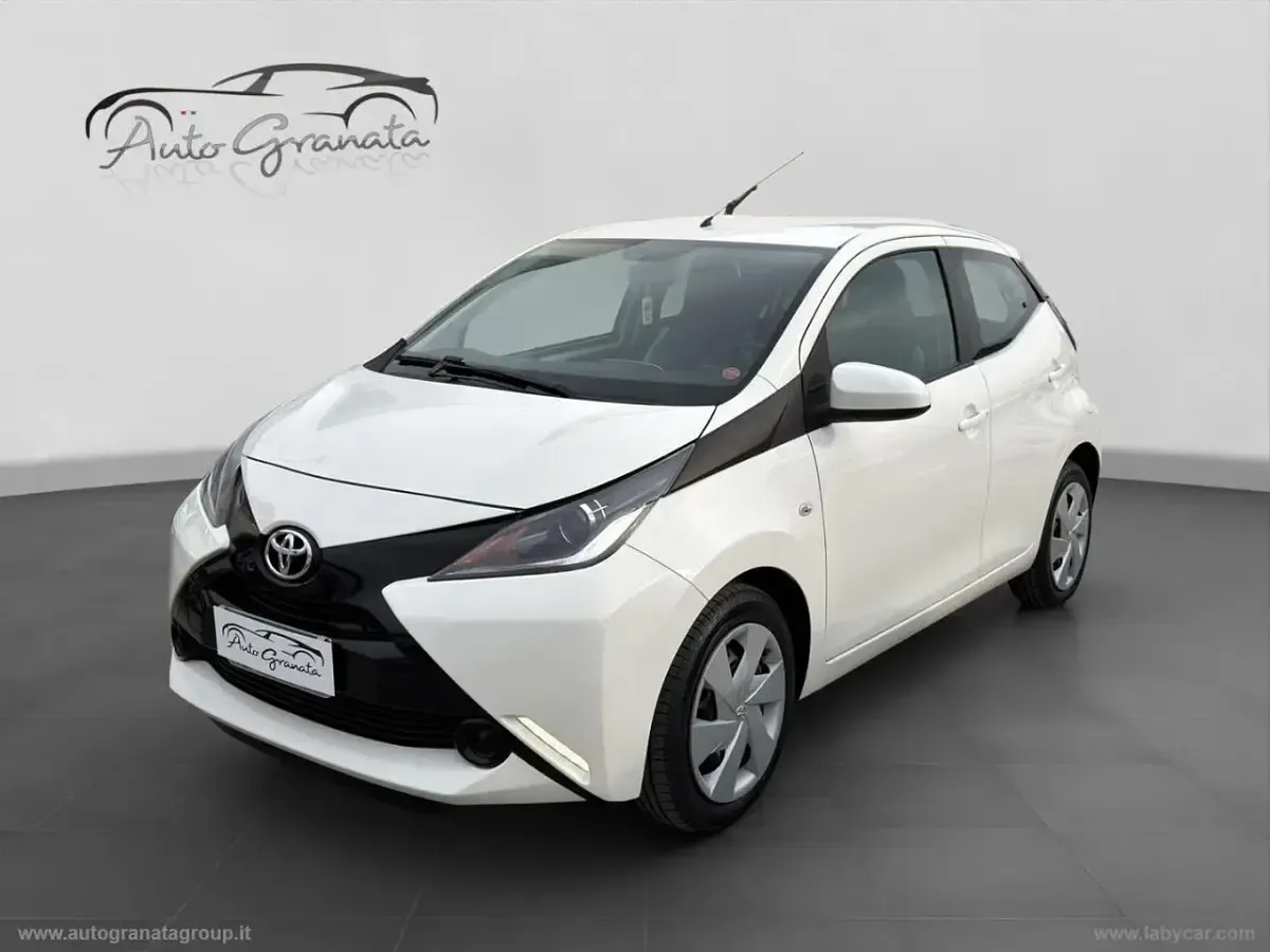 Usata Toyota Aygo Cool 69 CV (50 kW) 2016 Bianco Utilitaria