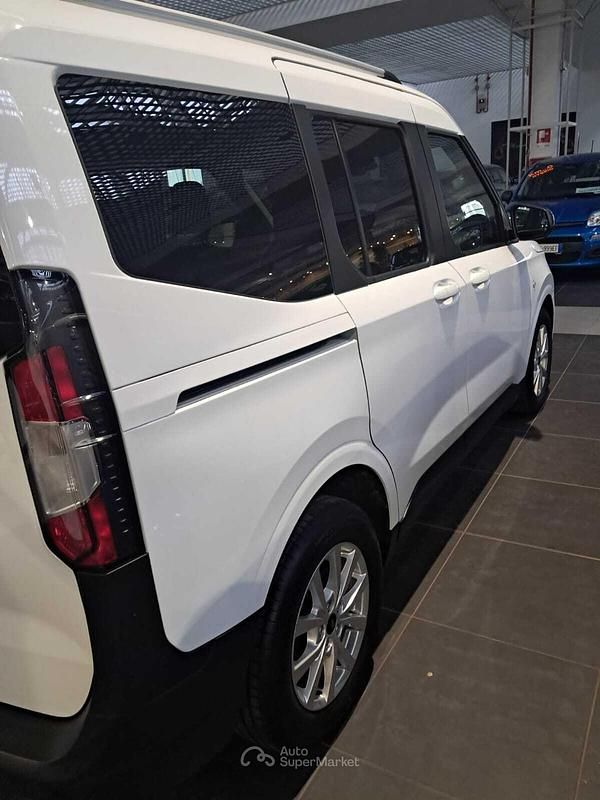 Usata Ford Tourneo Courier 124 CV (91 kW) 2025 Bianco Monovolume