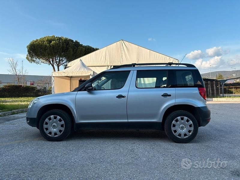 Usata Skoda Yeti Active 105 CV (77 kW) 2010 Grigio SUV