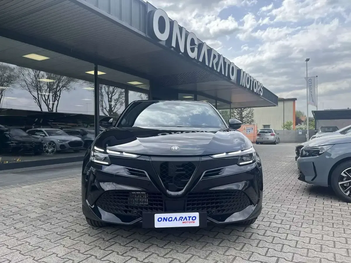 Nuova Alfa Romeo GT Junior Edizione Speciale 145 CV (106 kW) 2026 Nero SUV
