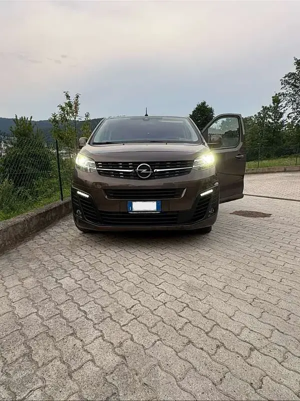 Usata Opel Zafira Life Business 144 CV (105 kW) 2021 Monovolume