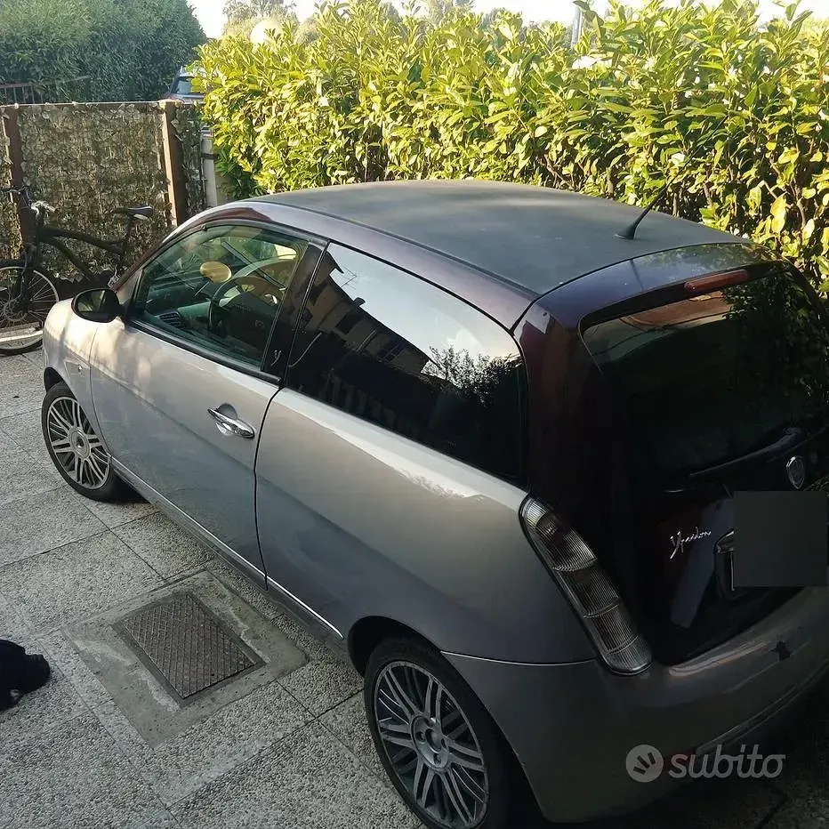 Usata Lancia Ypsilon 95 CV (69 kW) 2007 Viola Utilitaria