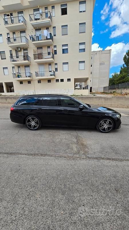 Usata Mercedes E220 AMG line 194 CV (142 kW) 2017 Nero Station wagon