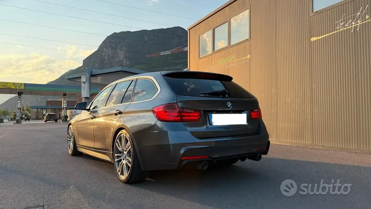 Usata BMW 330 Efficient Dynamics 258 CV (189 kW) 2012 Nero Station wagon