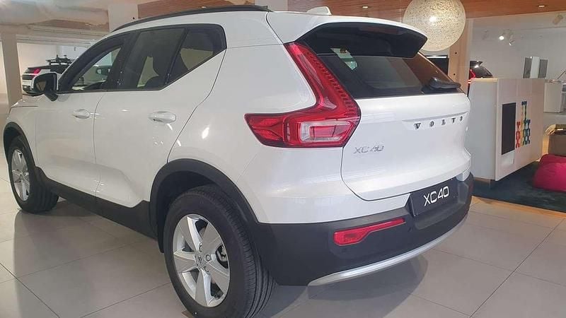 Nuova Volvo XC40 163 CV (119 kW) 2026 Ice white SUV