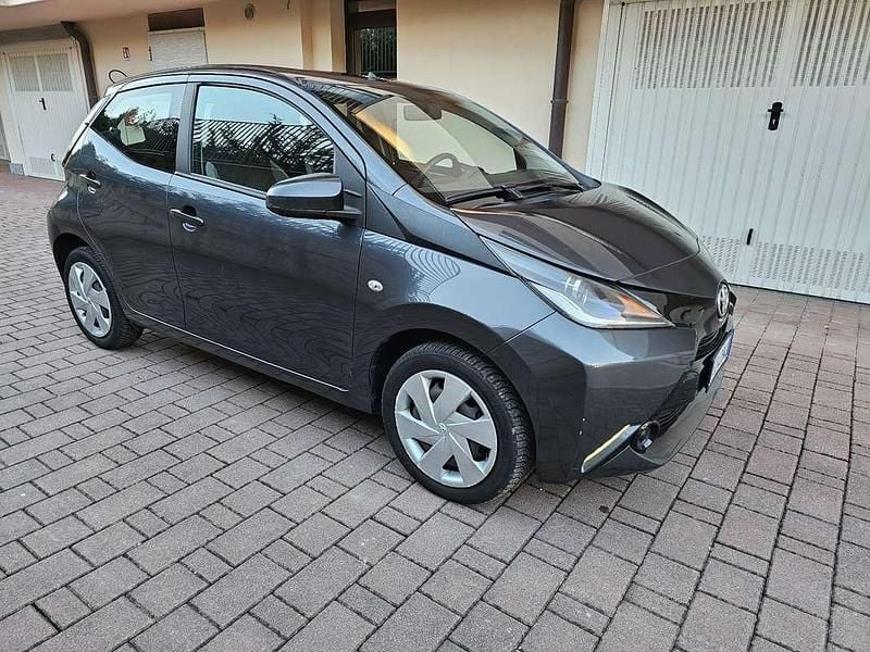 Usata Toyota Aygo X-play 69 CV (50 kW) 2015 Utilitaria