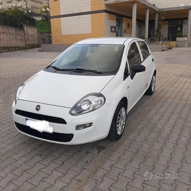 Usata Fiat Punto 95 CV (69 kW) 2017 Utilitaria