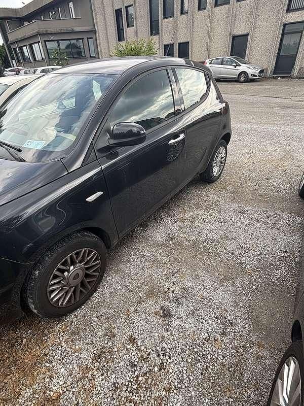 Usata Lancia Ypsilon 80 CV (58 kW) 2014 Utilitaria