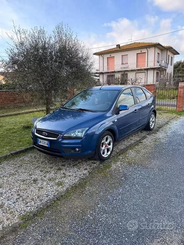 Begagnad Ford Focus 90 HK (66 kW) 2008 Blå Sedan