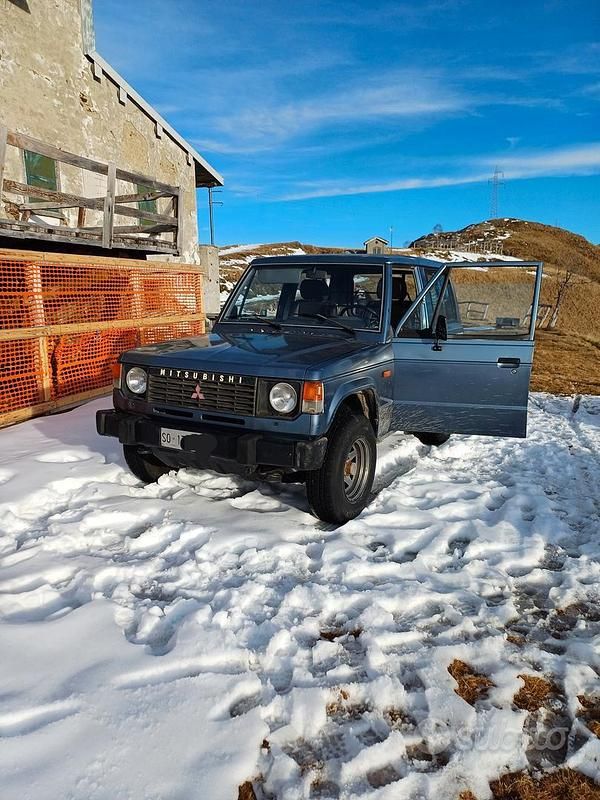 Usata Mitsubishi Pajero 1986 Blu SUV
