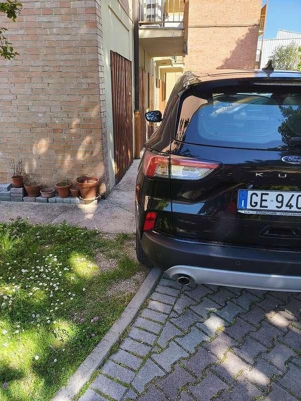 Usata Ford Kuga Cool & Connect 120 CV (88 kW) 2021 SUV