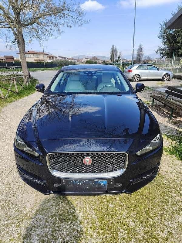 Usata Jaguar XE Business Edition 179 CV (131 kW) 2017 Blu/azzurro Berlina