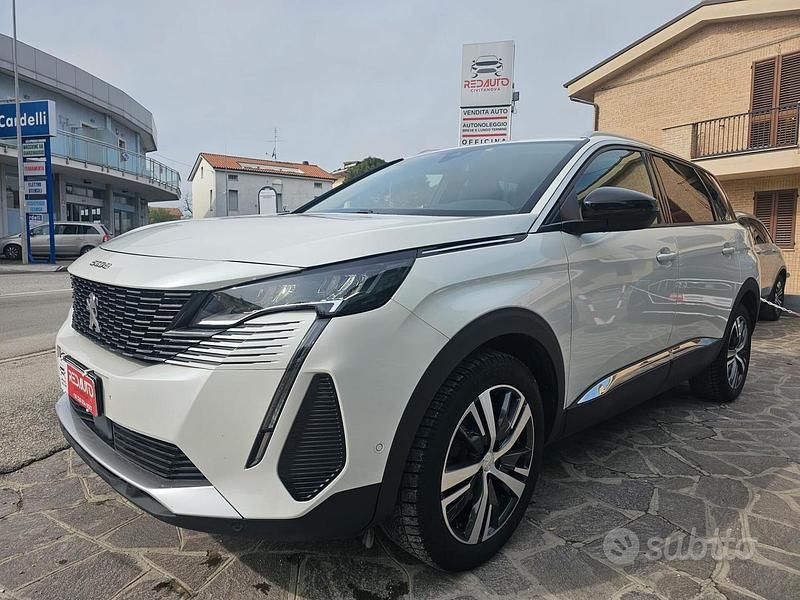Usata Peugeot 5008 Allure 131 CV (96 kW) 2022 Bianco SUV