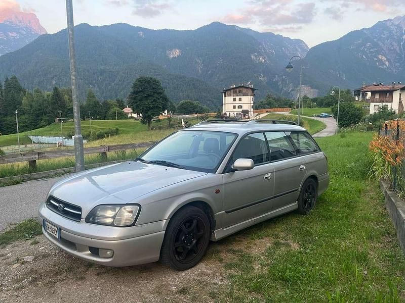 Usata Subaru Legacy 156 CV (114 kW) 2000 Grigio Station wagon