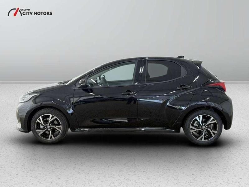 Nuova Toyota Yaris Hybrid Trend 116 CV (85 kW) 2026 Black met Berlina