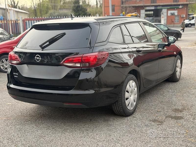 Usata Opel Astra 110 CV (80 kW) 2019 Nero Berlina