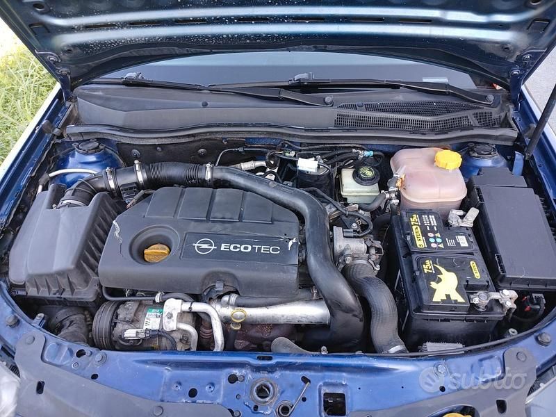 Usata Opel Astra 68 CV (50 kW) 2005 Blu Station wagon