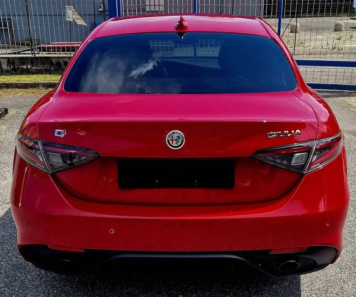 Usata Alfa Romeo Giulia Competizione 280 CV (205 kW) 2023 Rosso brillante Berlina