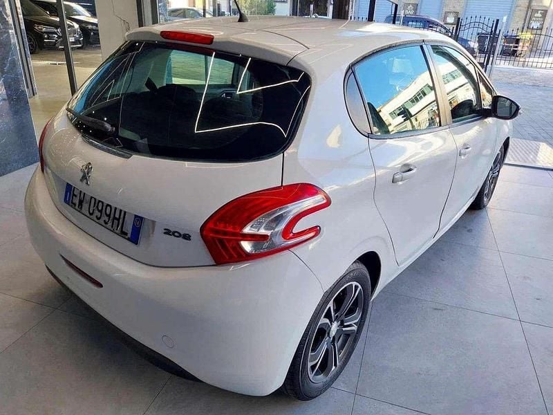Usata Peugeot 208 Allure 68 CV (50 kW) 2014 Bianco Utilitaria